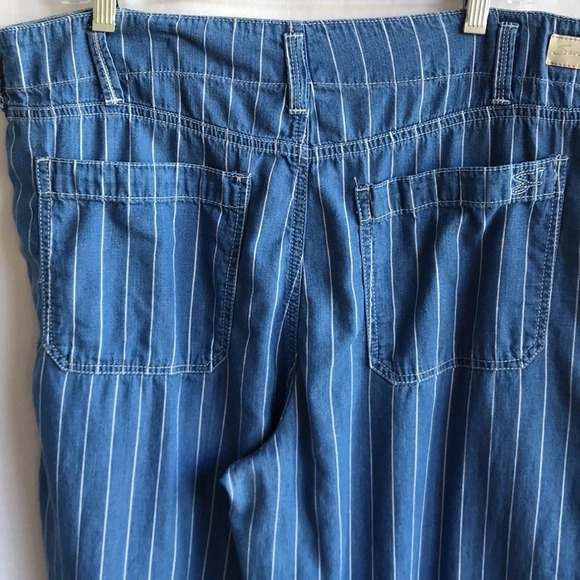 Seven7 wide leg crop pants vertical blue and white stripe, size 16 - Picture 8 of 12